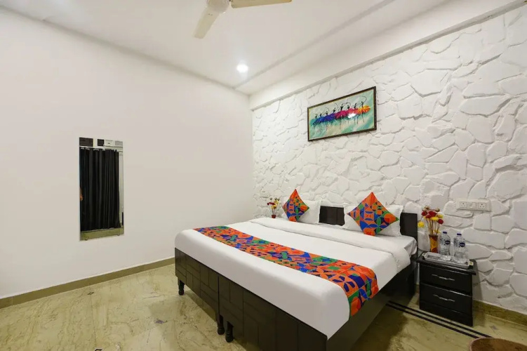 Fabhotel Silver Stone