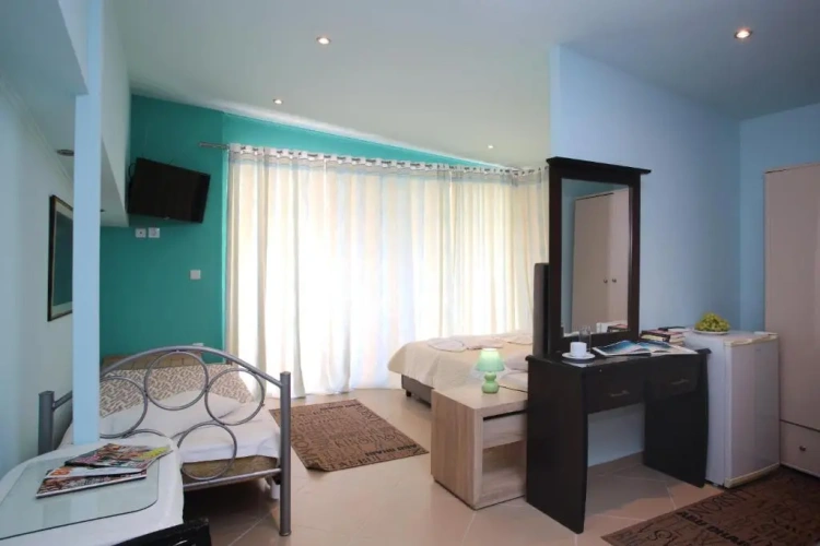 Standard Quadruple Family room