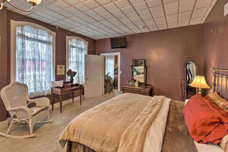 Pet-friendly Apt: 2 Blocks to Riverside Park!
