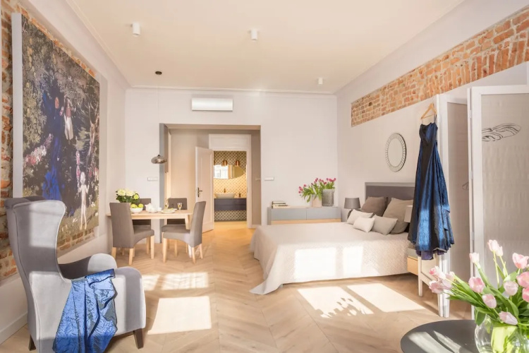 Cadena Gallery Apartments