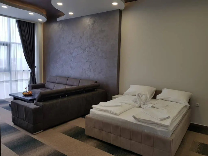 Hotel River