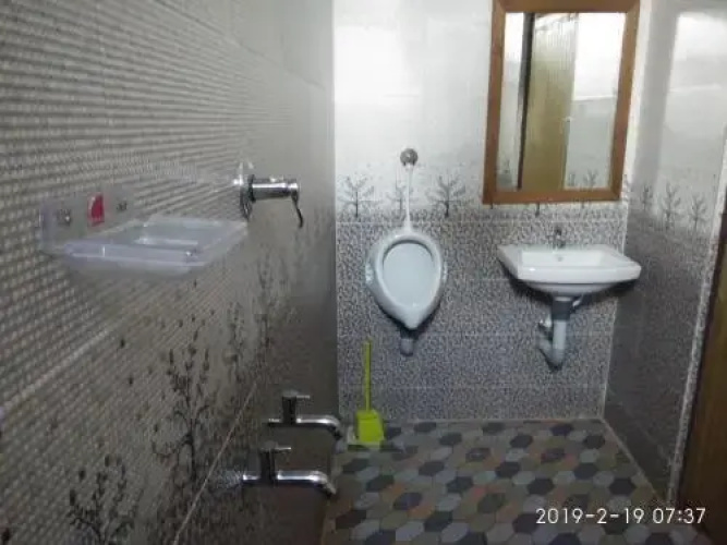 313's Royal Suites