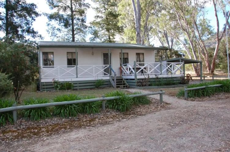 2 Bedrooms Cottage