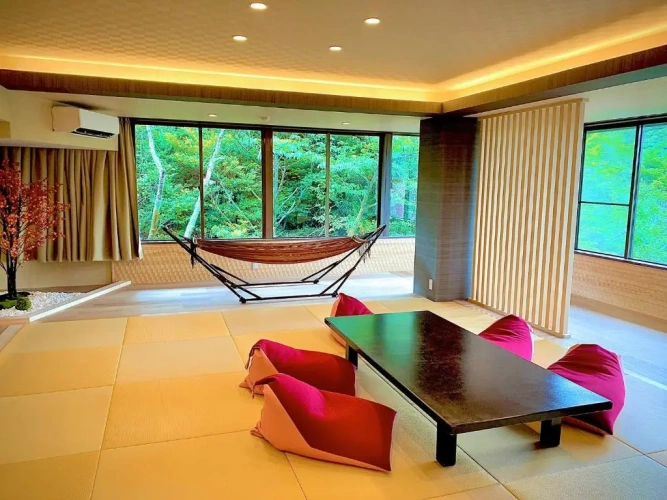 Suite with mountain view