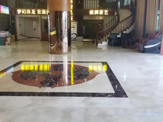 Yuelaite Junyi Hotel