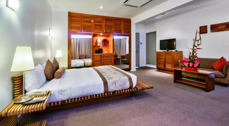 Tanoa Plaza Hotel