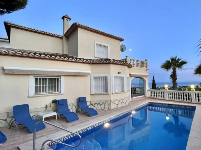 Villa Miraflores Comfortable Holiday Residence