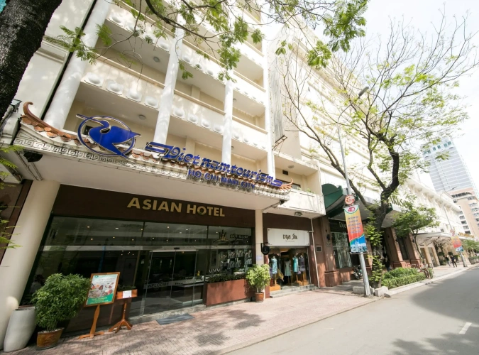 Deluxe Twin room with city view