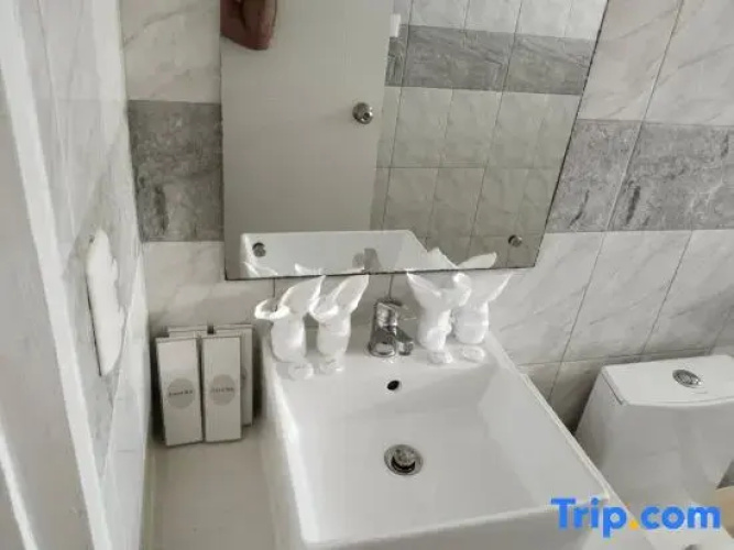 Alona Garden Suites