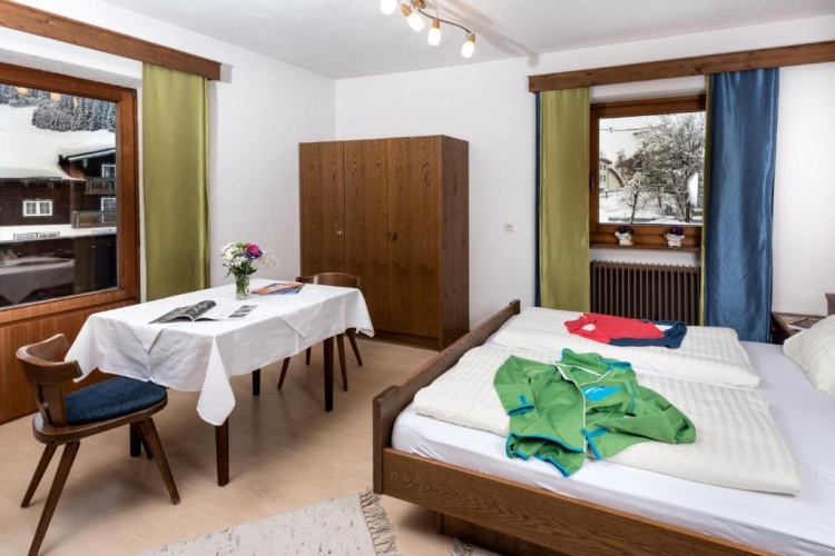 2 Bedrooms Apartment