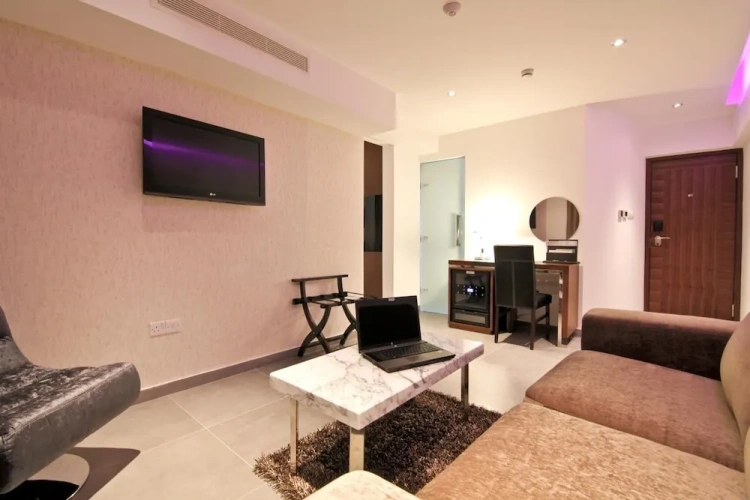 Grand Twin room with city view