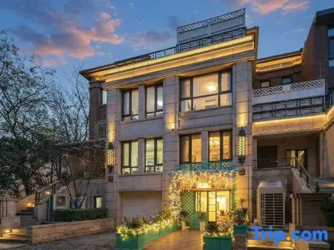 Monet Residence