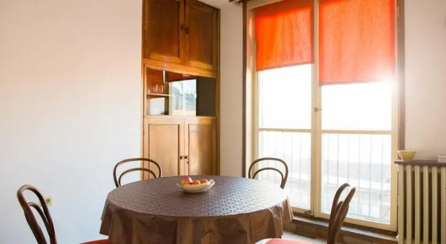 Downtown Cosmopolitan Apartment