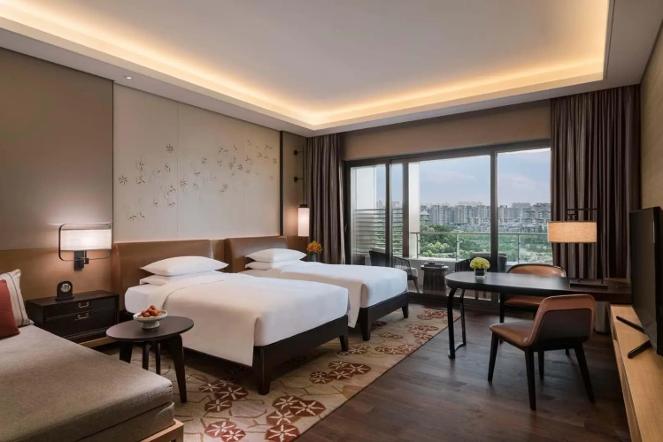 Twin room with lake view