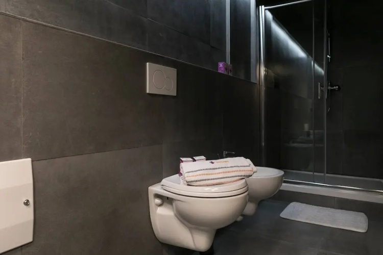 Altido Black Apartment