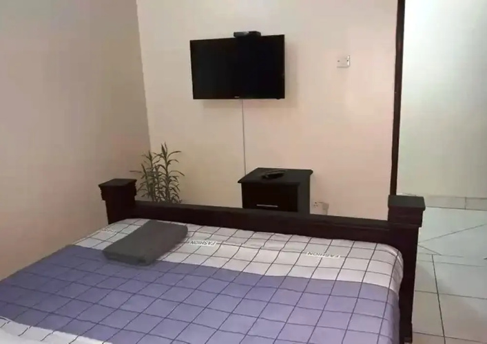 Emra Hotel