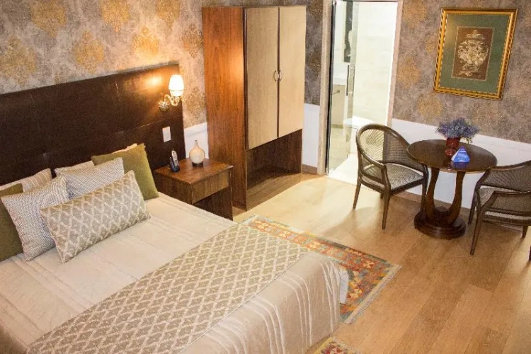 Suite with pool view