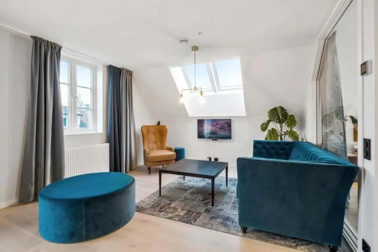 3 Bedrooms Apartment