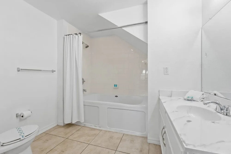 Relaxing 3BR Haven for 8 at Seven Dwarfs
