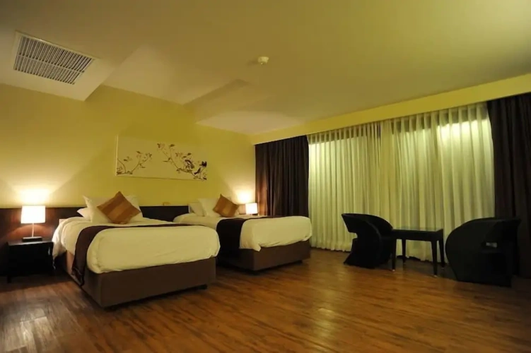 Superior Double room with balcony and with city view