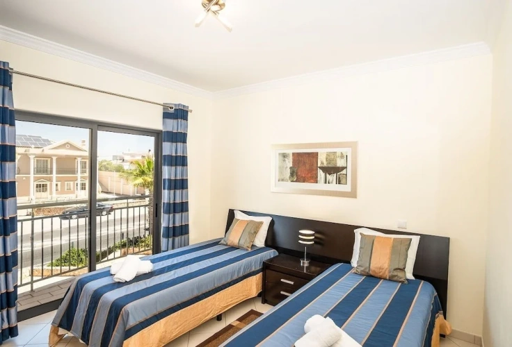2 Bedrooms Villa