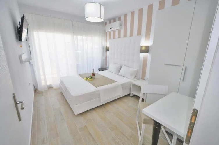 1 Bedroom Apartment with balcony and with view