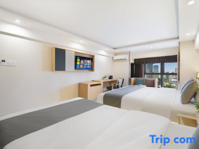 Standard Triple Family room