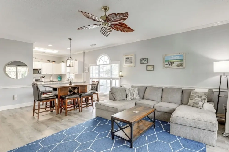 2 Bedrooms Apartment