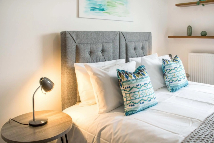 Contractor Apartment & Private Parking & Central Stevenage by Comfy Workers