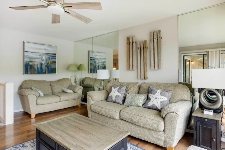 Unwind Poolside! Lakefront Osage Beach Condo