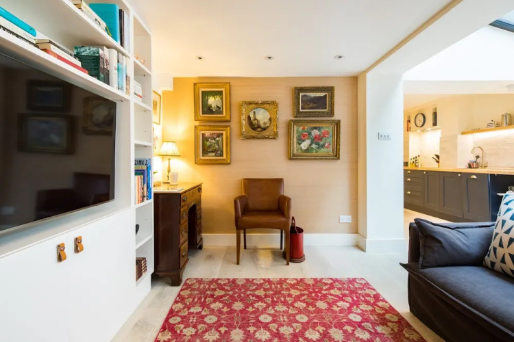 Quiet Classical/modern Designer Garden Flat