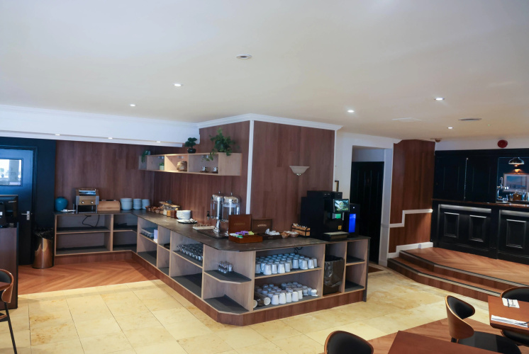 Ramada by Wyndham Cheltenham photo 16