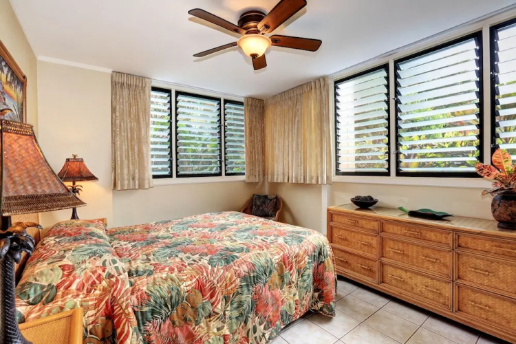 Pikake #a6 2 Bedroom Condo by RedAwning