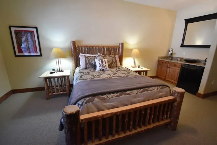 The Pines 3 Bedroom Condo