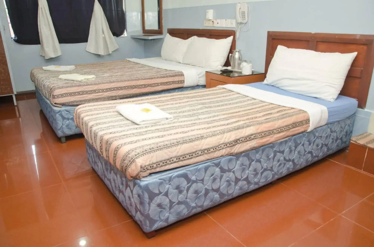 J & J Hotel