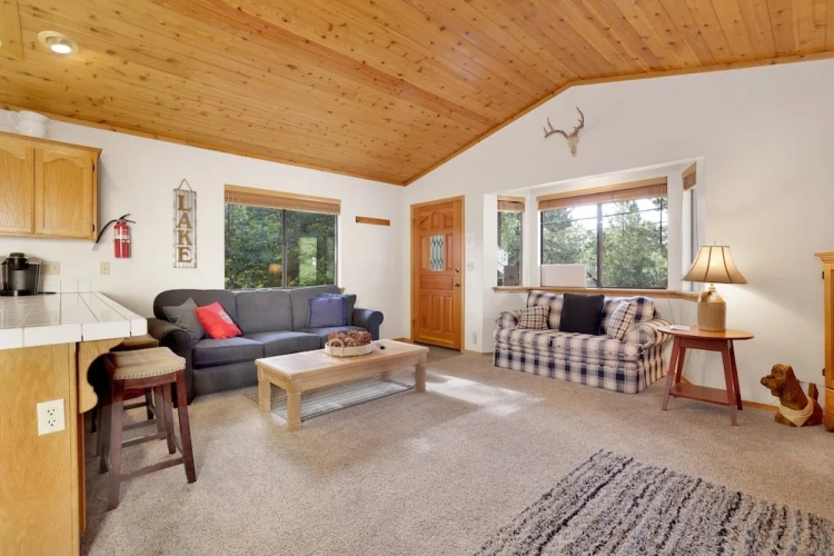 Standard room with balcony and with mountain view