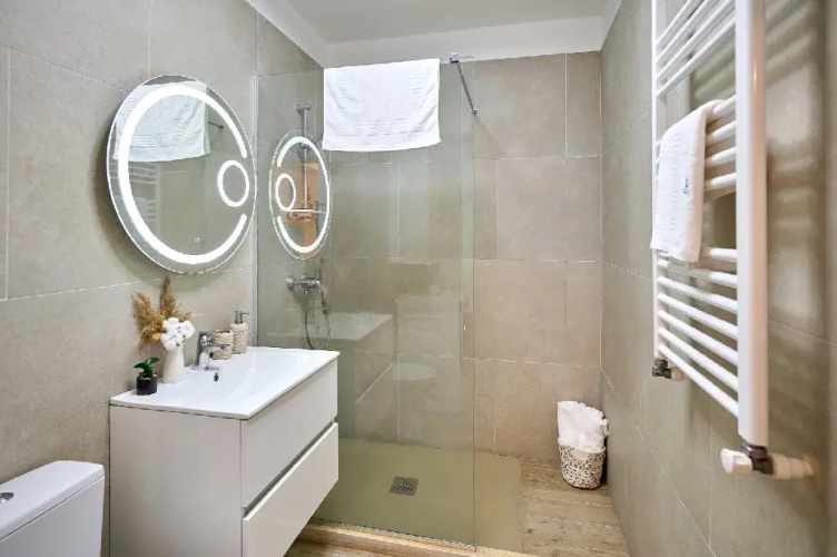 APARTAMENTE ALEZZI INFINITY cm