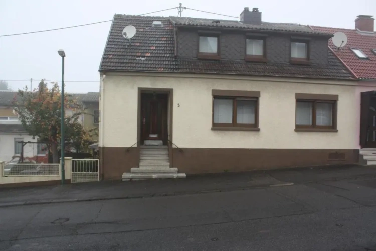 3 Bedrooms Cottage