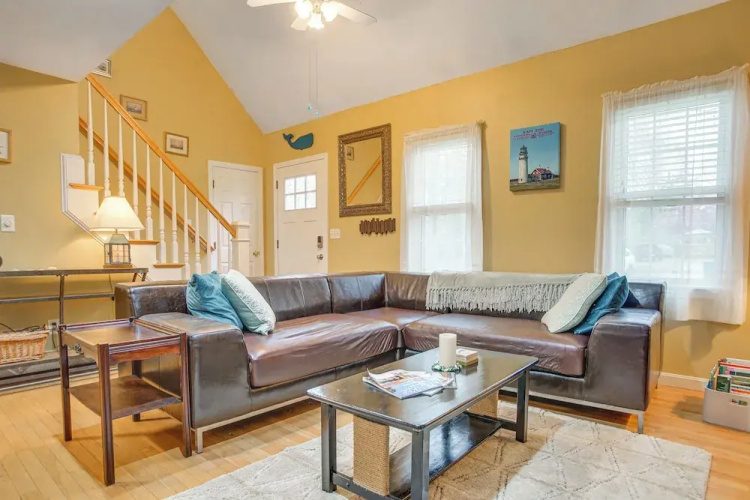 Beach & Lake Access: Group Getaway in Mashpee!