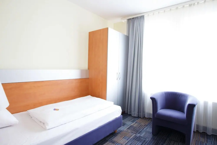 Senator Hotel