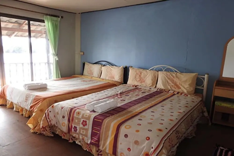 Standard Twin room with balcony