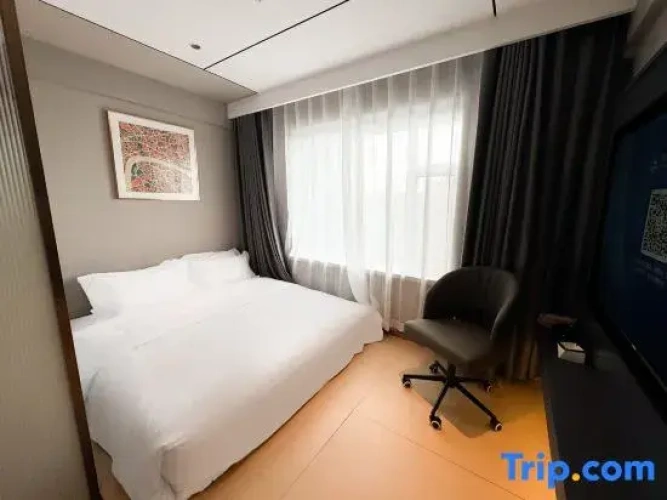 Standard Triple Family room
