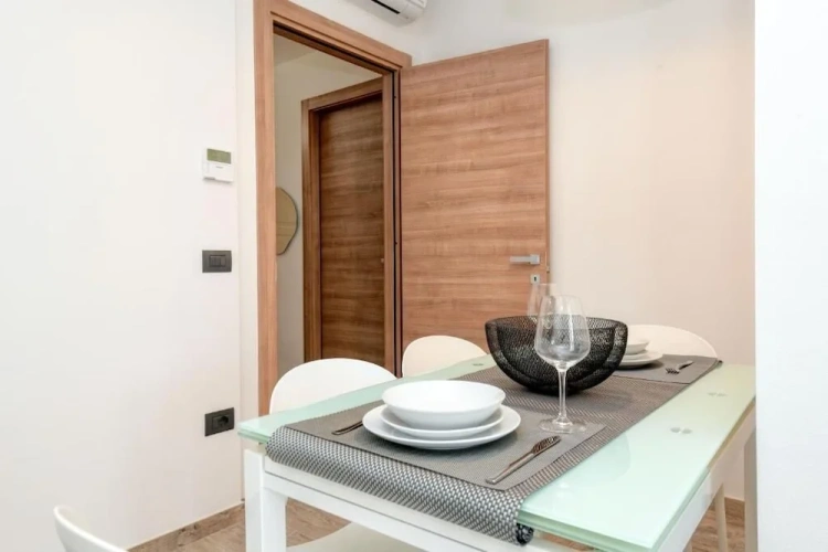1 Bedroom Economy Apartment with lake view