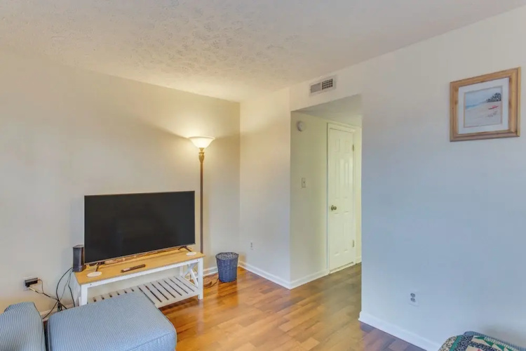 Walk to Myrtle Beach: Townhome w/ Pool Access
