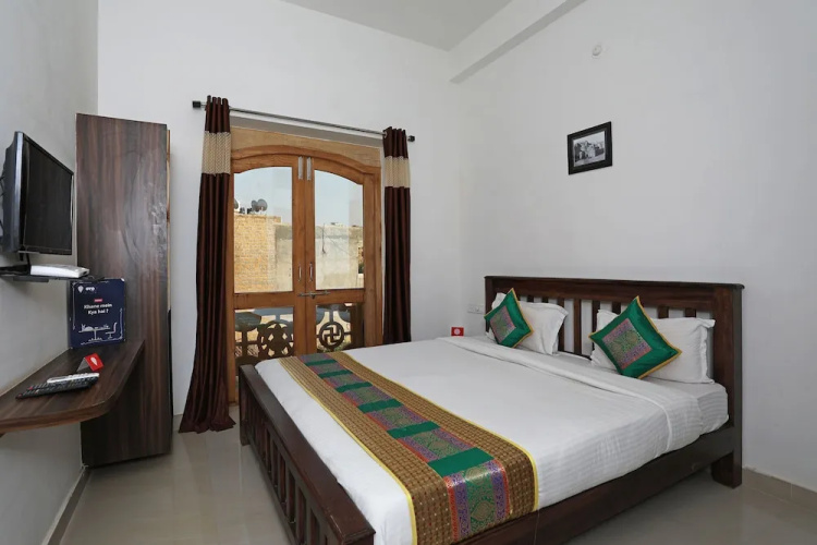 OYO 10132 Hotel Regal Inn