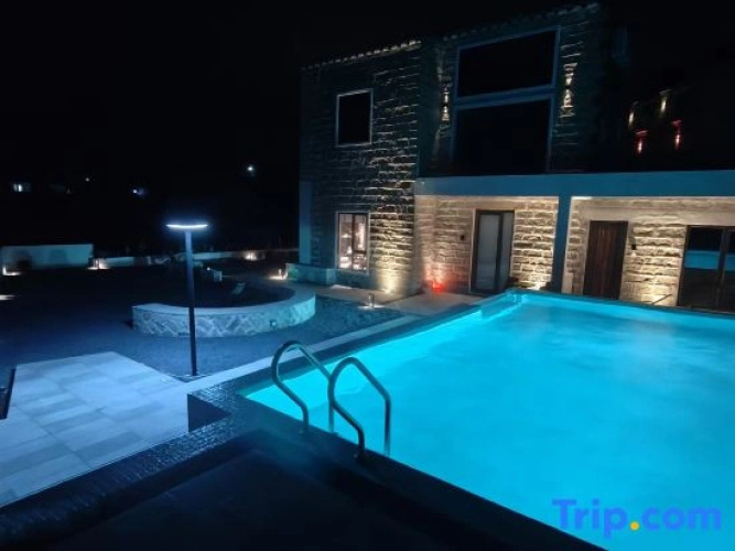 Luxury Wild Seven Villas