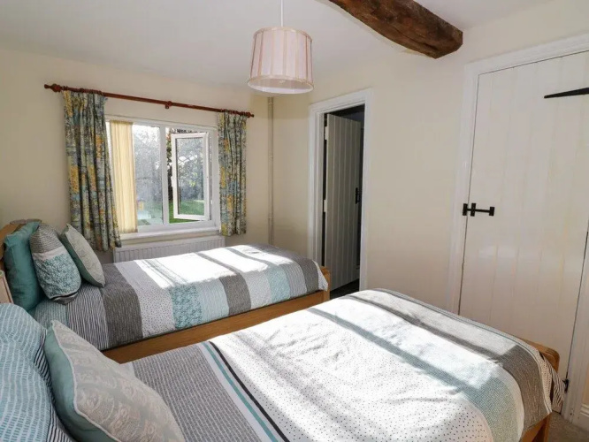 The Hideaway, Pershore