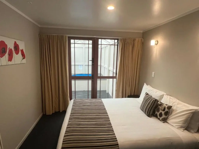 1 Bedroom Family Spa room