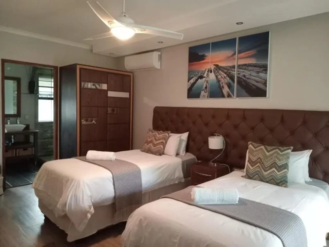 2 Bedrooms Standard Family room