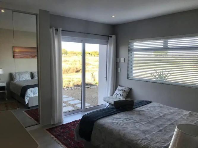 Hidden Gem A Unique 7 Sleeper, 3 X En-suite Bedrooms, 12m Solar Warmed Lap Pool - Langebaan
